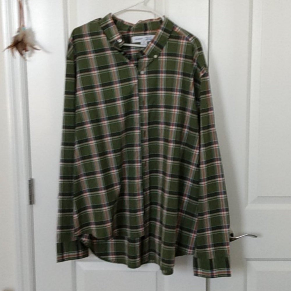 OLD NAVY MEN'S BUTTON DOWN SHIRT